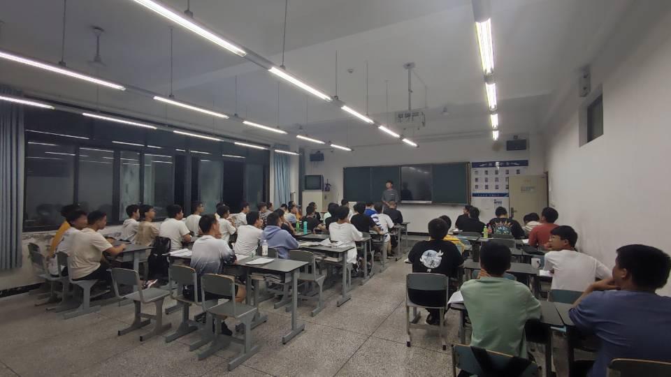 思政讲堂3-2.jpg