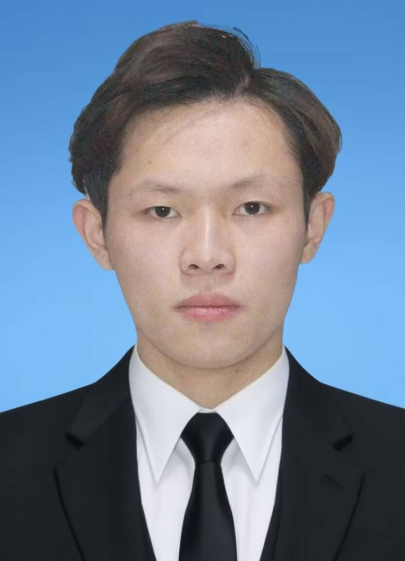 何振东.jpg 何振东.jpg