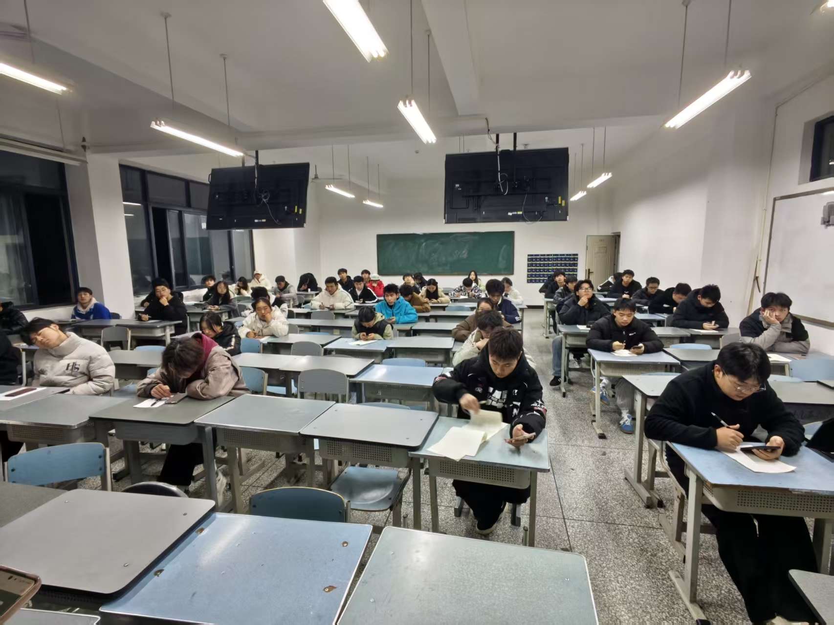 e4273fd2e9afb655eff3c8548c3b6e84.jpg